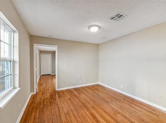 5th image of 2822-24 S Roman St