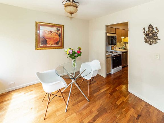 5th image of 50 E Bellevue Pl APT 1003