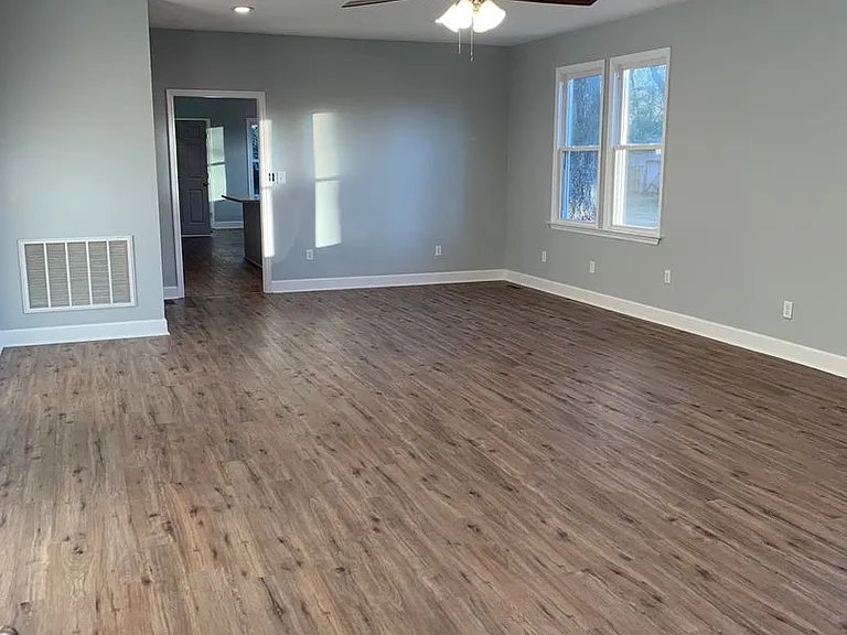 213 Quaker Rd — Photo 8