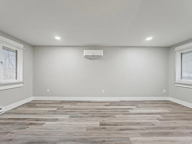 3910 Sleepy Hollow Ln #3910 — Photo 10