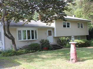 24 Stantack Rd, Middletown, CT 06457