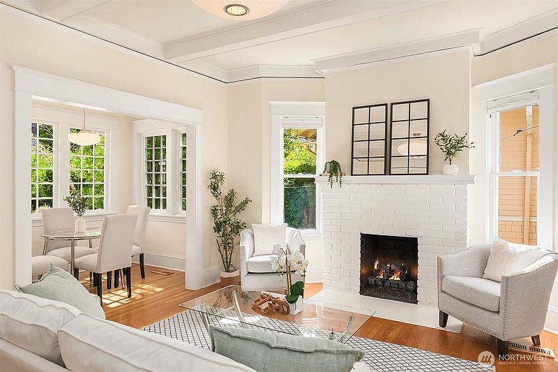 5th image of 4663 1st Avenue NE