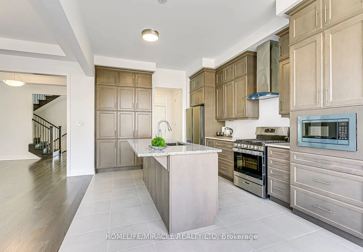 4 bed, $5,000 — Photo 4