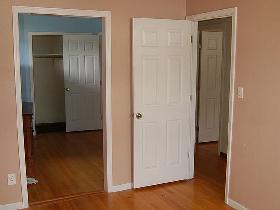 4th image of 3525 Brookfield Ln