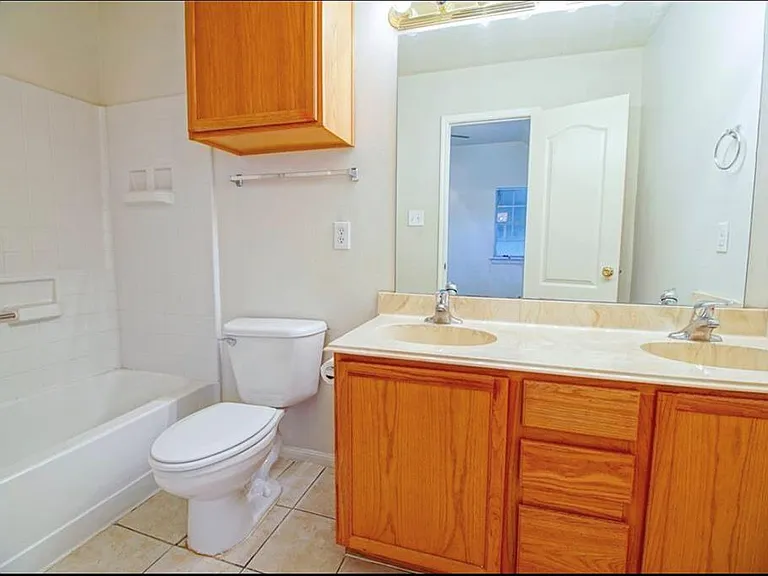 1203 Lovett St — Photo 9