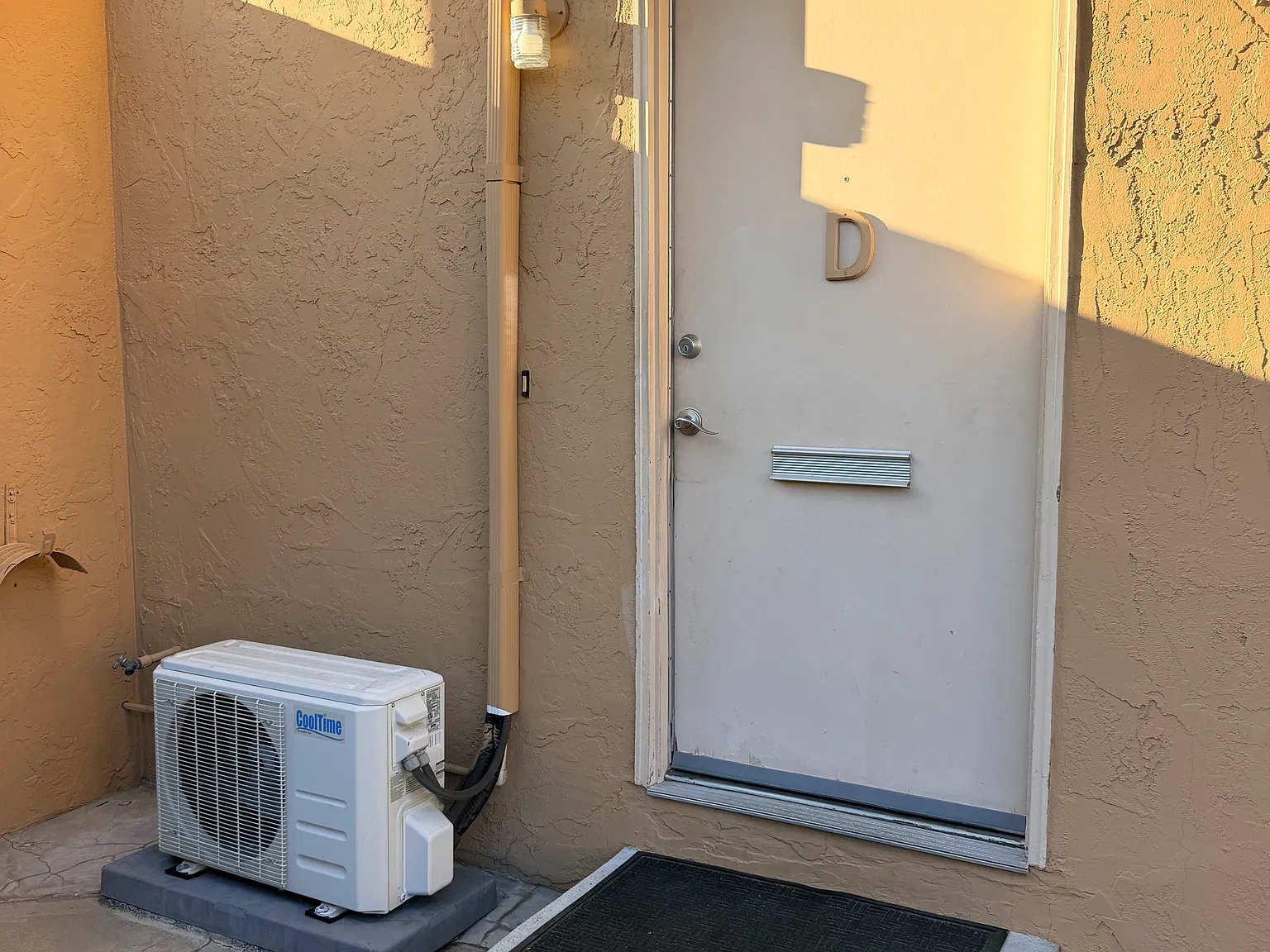 2 bed, 1.5 bath, 1000 sqft, $3,600 — Photo 1