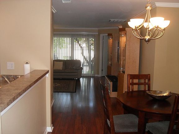 5th image of 125 Glengarry Dr APT 102