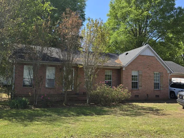 352 Maddox Dr, Jackson, TN 38305