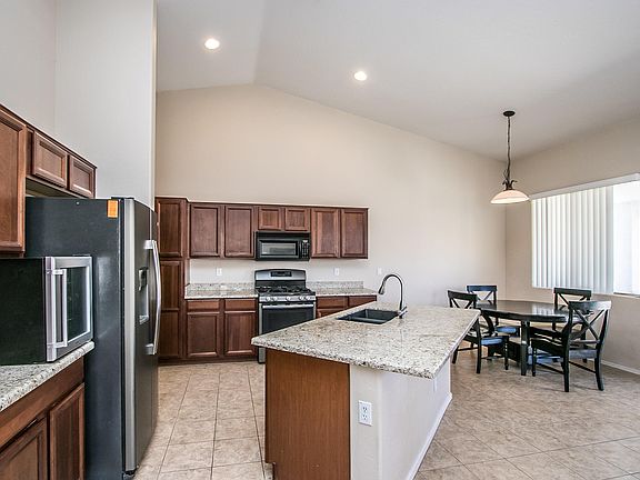 4th image of 4314 E Cherry Hills Dr
