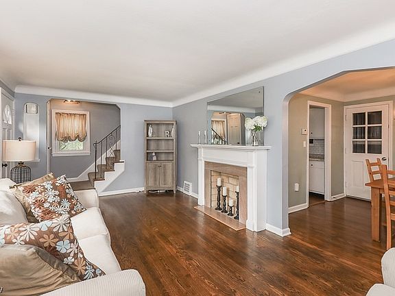 3rd image of 4967 Oakland Dr