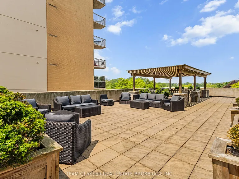 21 King St #1201 — Photo 16