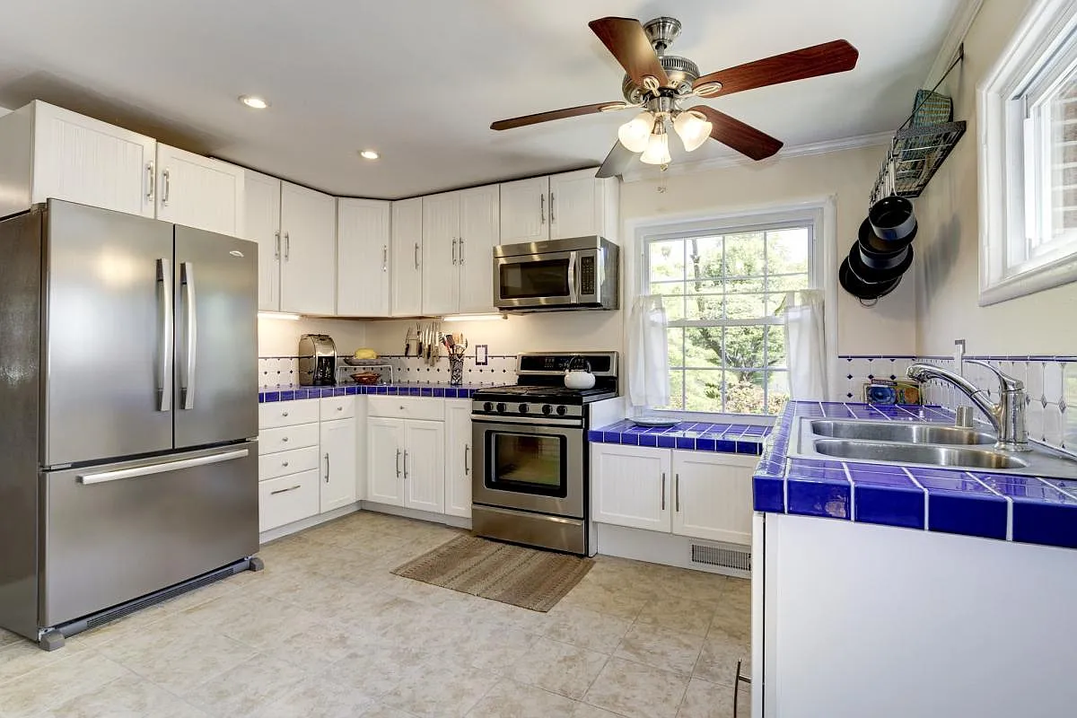 4 bed, 1500 sqft, $3,000 — Photo 3