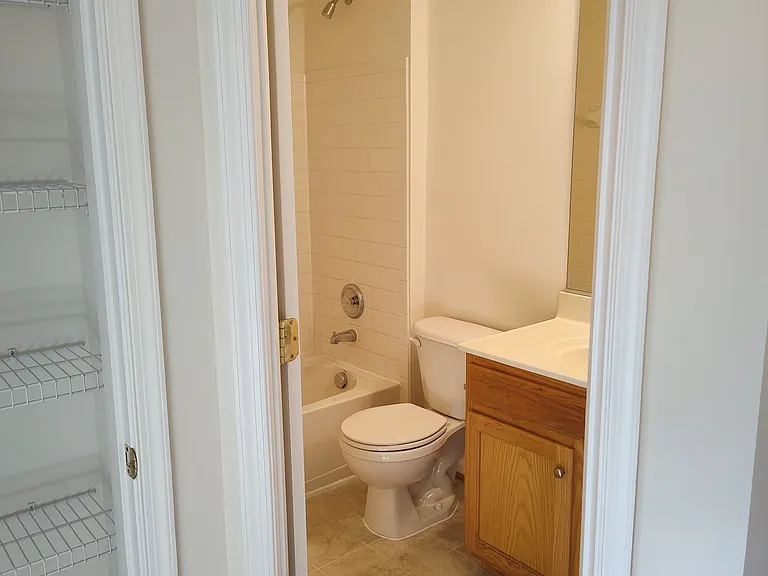 2nd floor, hallway full bath