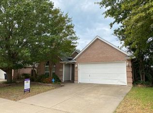 9045 San Joaquin Trl, Fort Worth, TX 76118