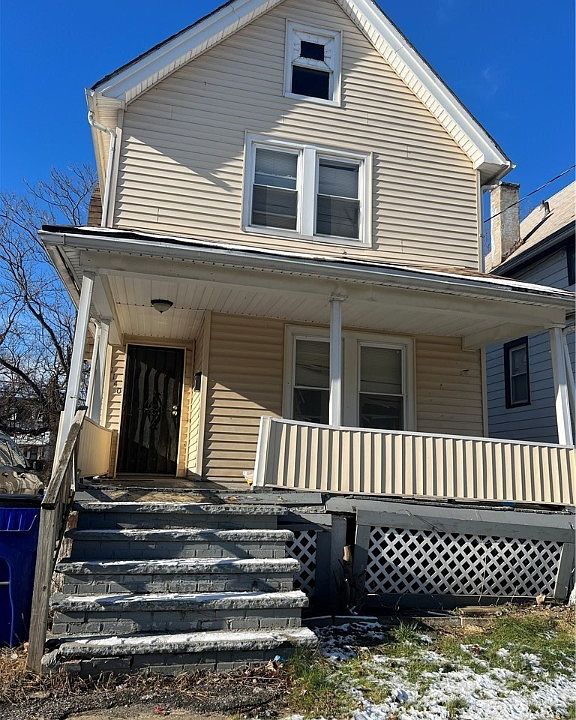 1st image of 1140 E 113th St