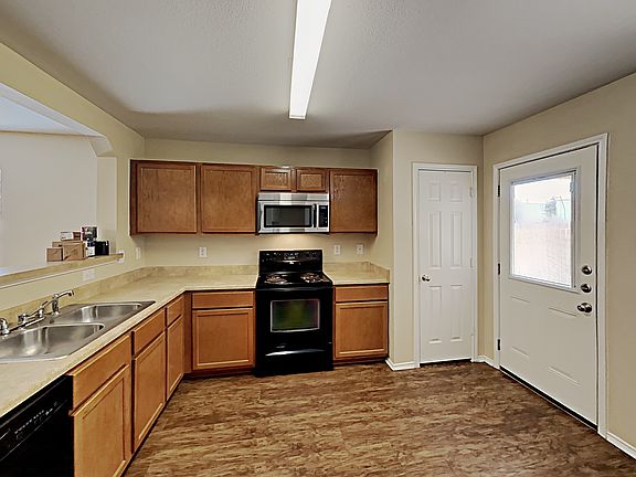 4th image of 7923 Abbotts Pointe