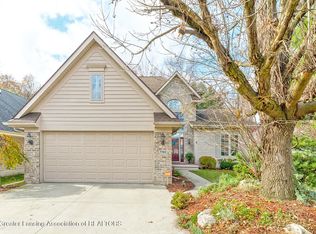 7782 Forest View Dr, Haslett, MI 48840