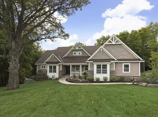 200 Bayside Trl, Maple Plain, MN 55359