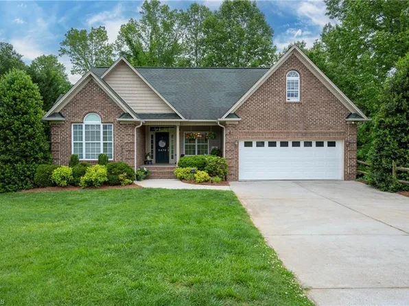 8478 Circle Dr, Rural Hall, NC 27045