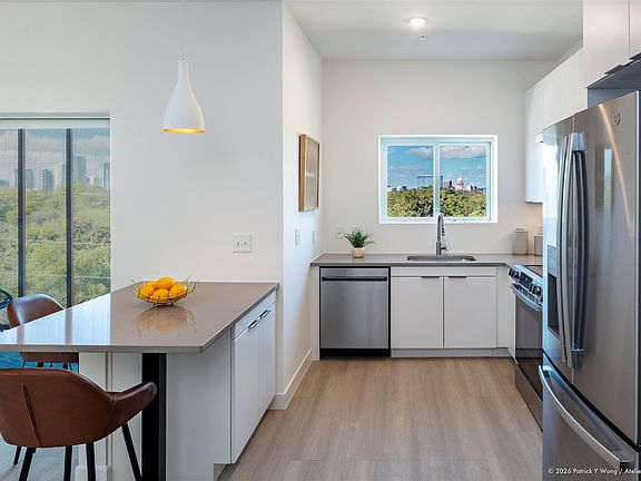 2nd image of 1309 Chicon St #503