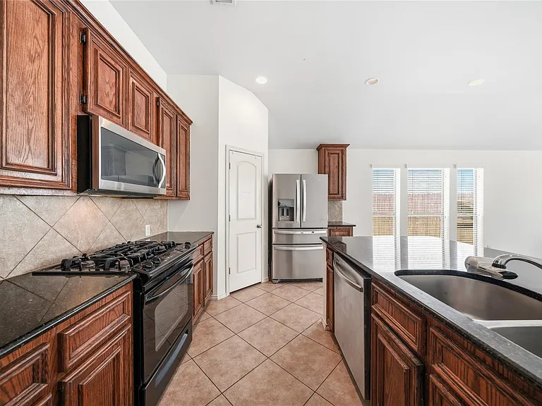 3802 Windmill Links Dr — Photo 9