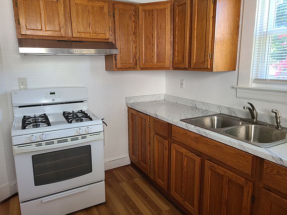 2nd image of 1307 Poplar Ave APT 1