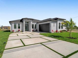 1320 NE 20th St, Cape Coral, FL 33909