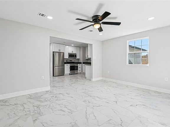 4th image of 305 Layman St