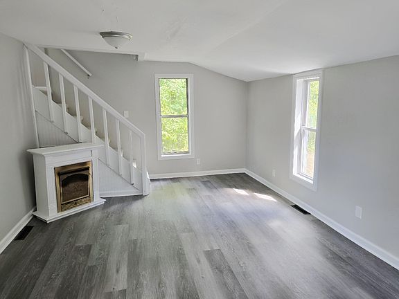 2nd image of 19136 130th Ave