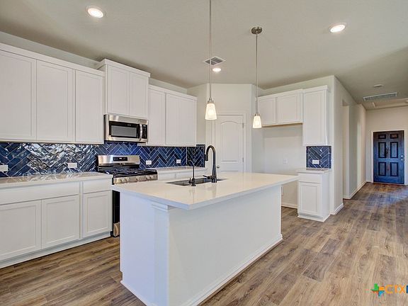 4th image of 1632 Seekat Dr