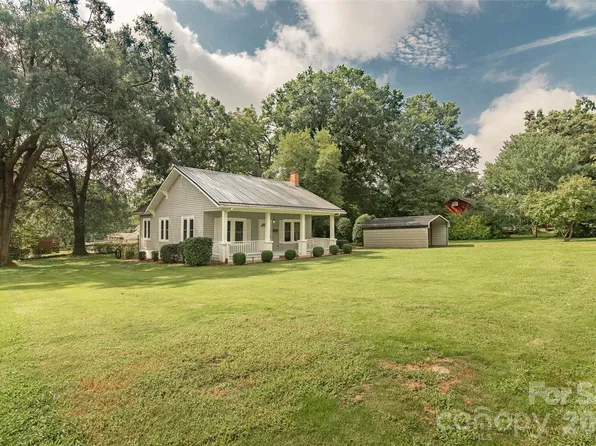 141 Edwards St, Rutherfordton, NC 28139