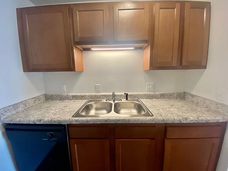 504 Saint Johns St — Photo 112