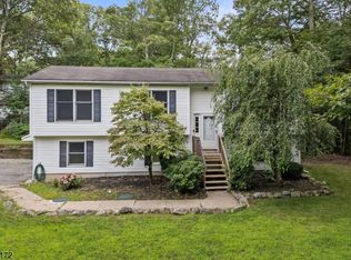 1 Taft Rd, Hewitt, NJ 07421