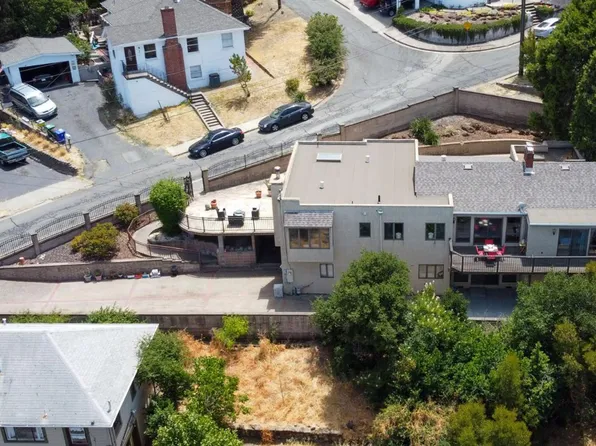 66 Baldwin Ave, Crockett, CA 94525