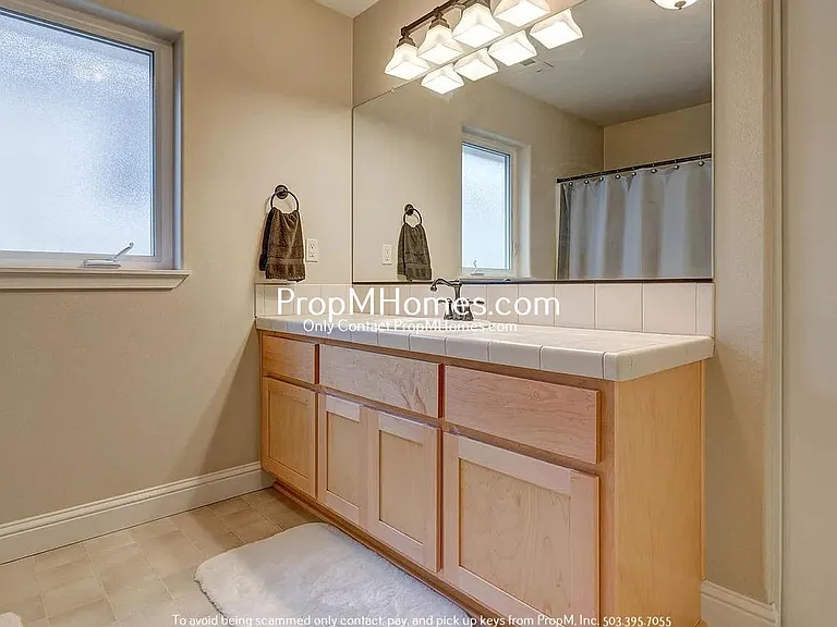 16711 SW 134th Ter — Photo 18