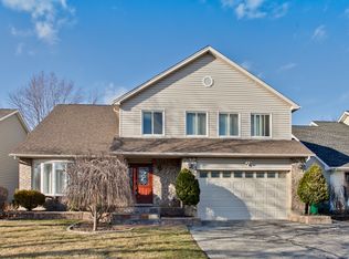 708 Kristy Ln, Wheeling, IL 60090