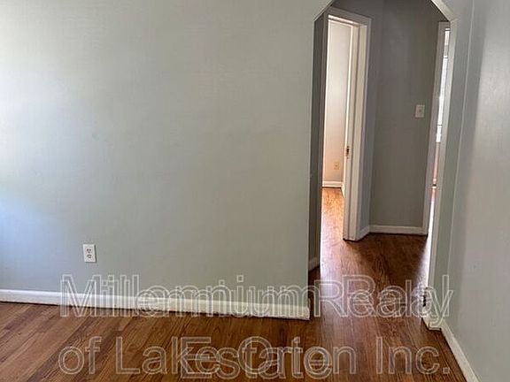 4th image of 650 Lebaron Ave