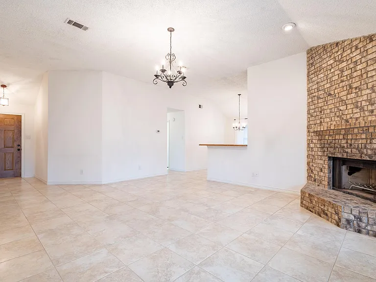 1526 Haven Pl — Photo 4