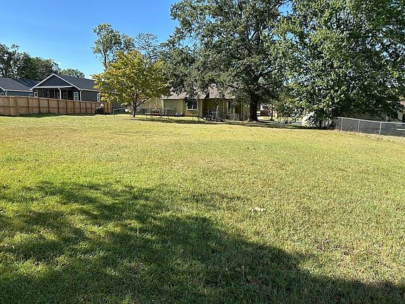 4th image of 21 Claxton Dr