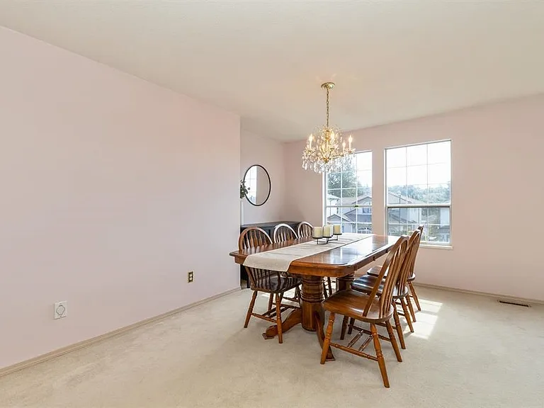 1378 Kenney St — Photo 18