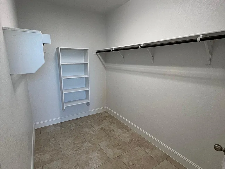 Master walking-closet