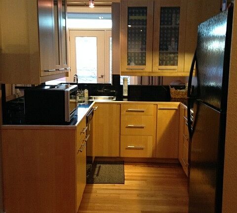 5th image of 139 N Grand Ave Ste 2