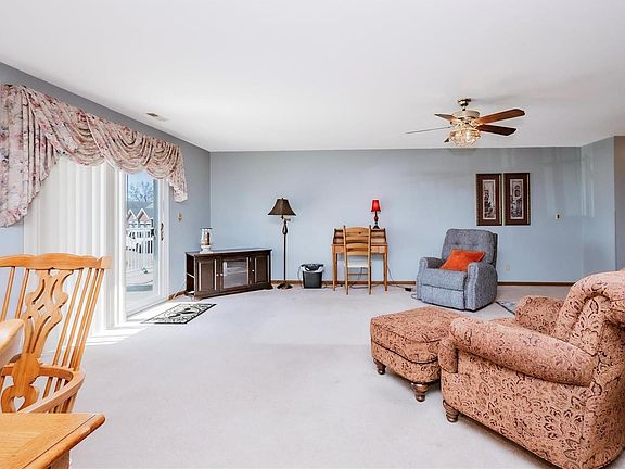 5th image of 4339 Sunridge Dr APT F