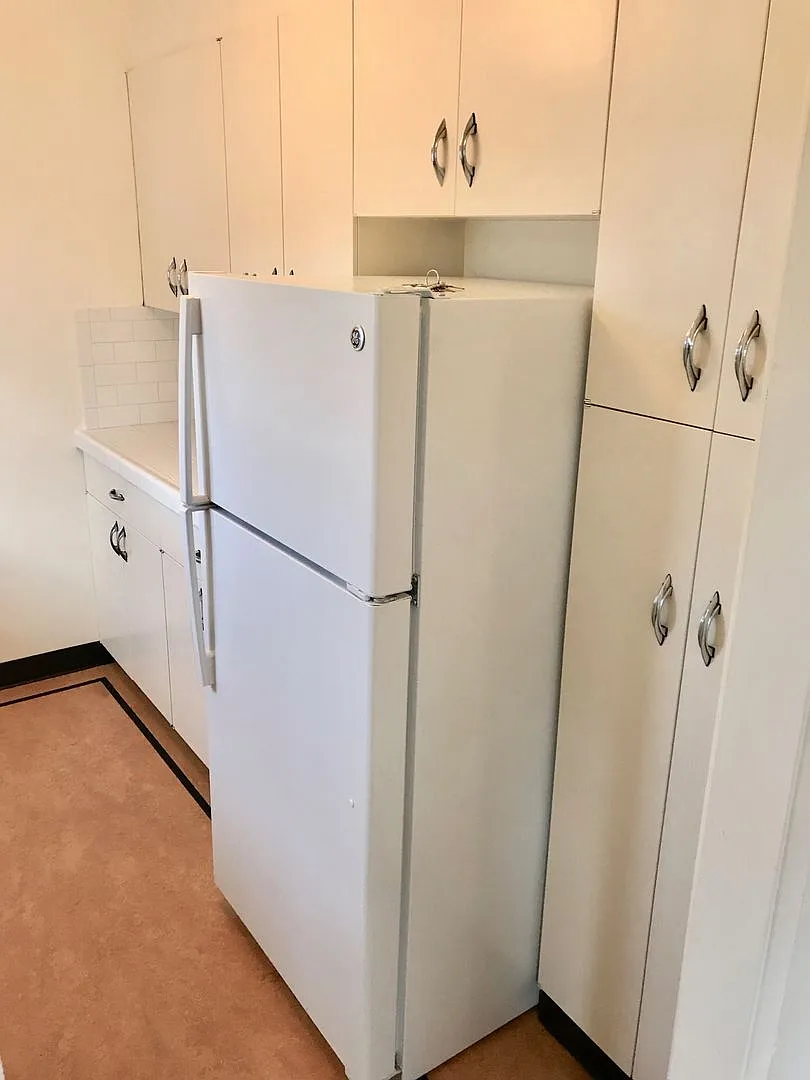 T0131 - Claremont Apartments — Photo 3