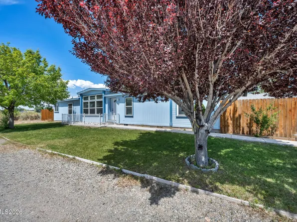 16 Saint Andrews Dr, Yerington, NV 89447