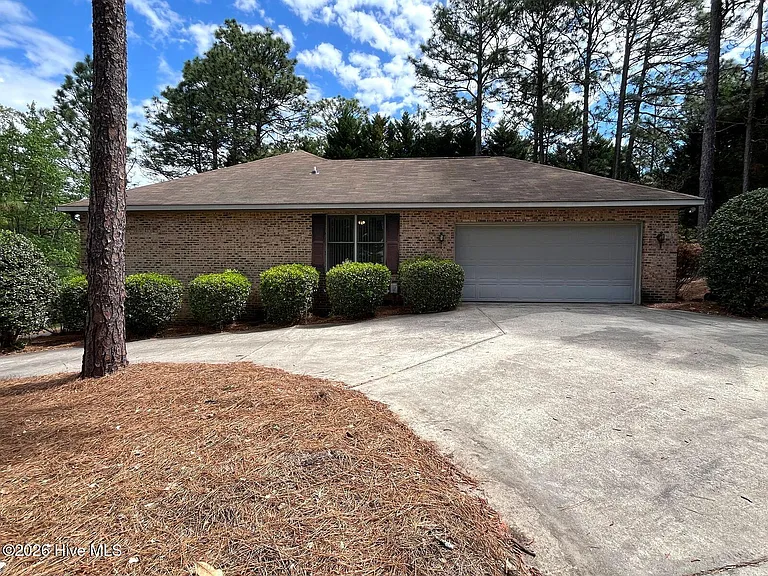 100 Bridle Path Cir — Photo 2