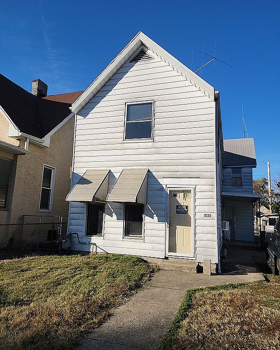 1st image of 212 E Oregon St