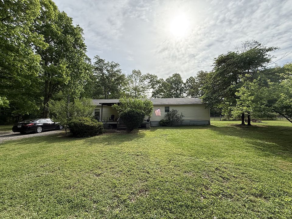 1st image of 160 Oak Dr