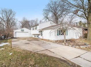 5924 Big Pine Dr, Ypsilanti, MI
