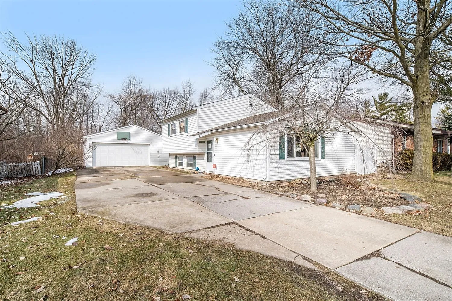 5924 Big Pine Dr photo 1